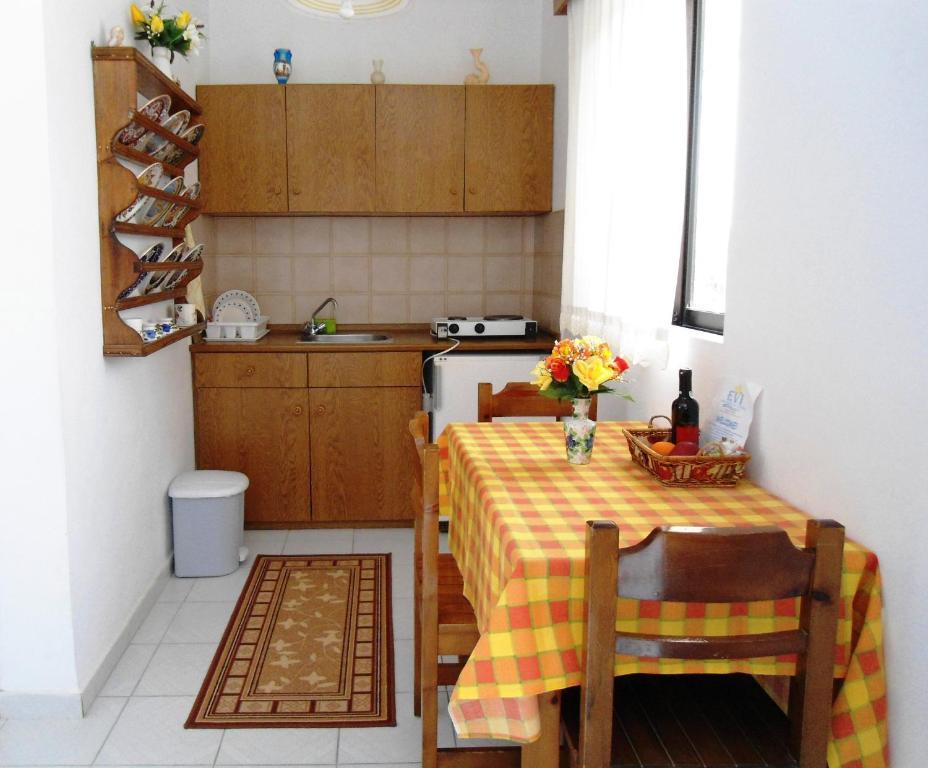 Theológos Evi Apartments And Studios חדר תמונה