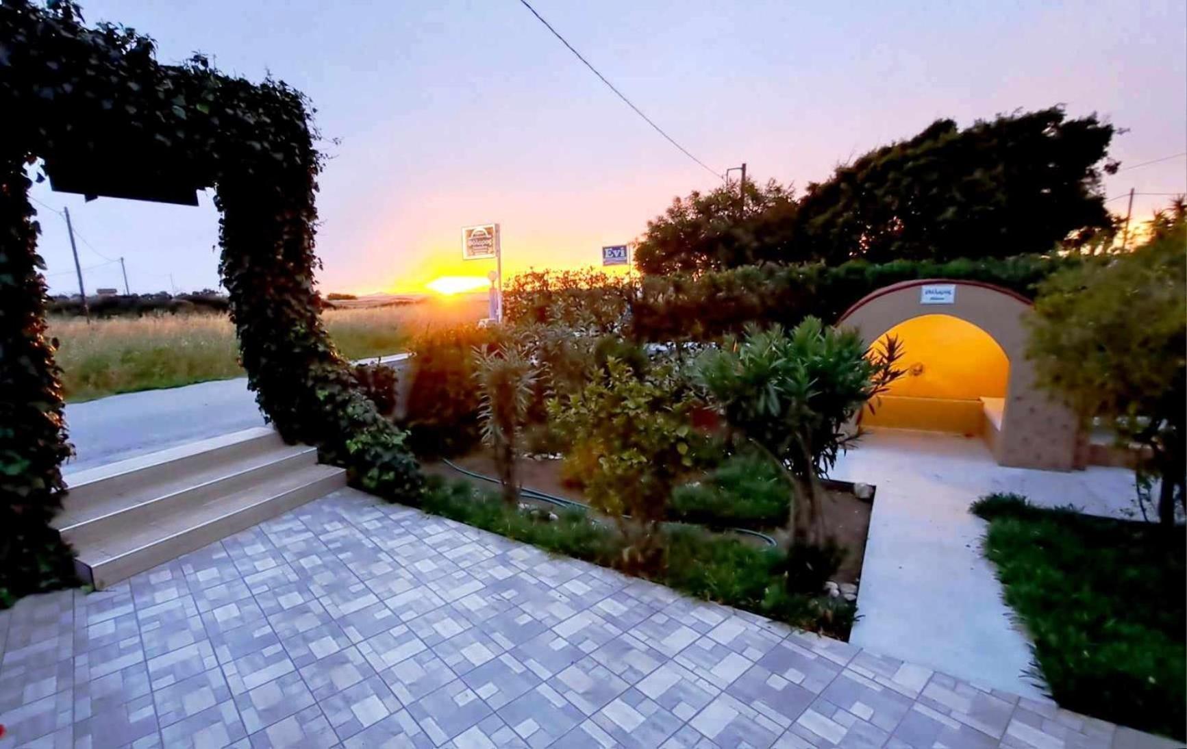 Theológos Evi Apartments And Studios מראה חיצוני תמונה