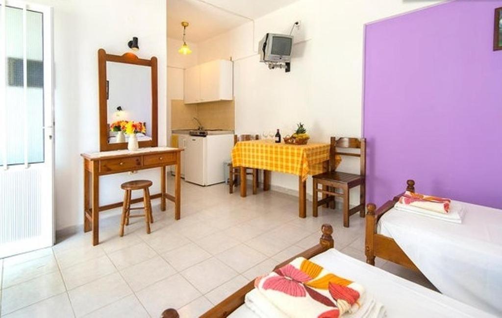 Theológos Evi Apartments And Studios חדר תמונה